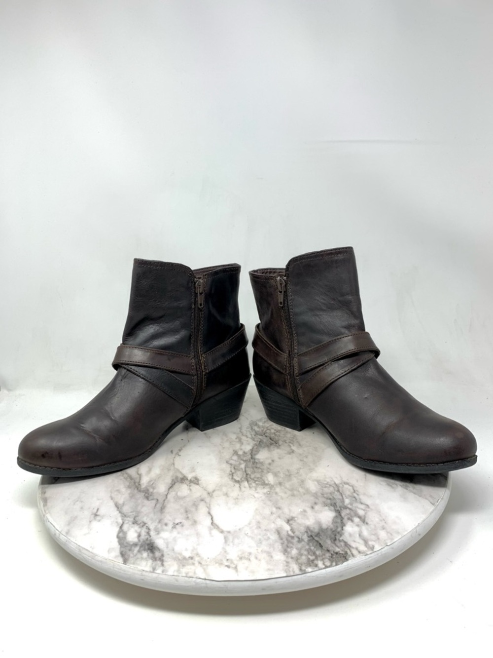 Me Too Zuri Dark Brown Leather Buckle Harness Ankle Booties 8 Bohemian Moto Chic - Picture 7 of 16